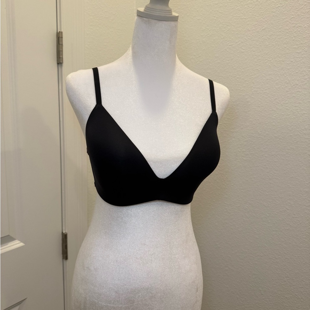 SKIMS Wireless Form T-Shirt Bra